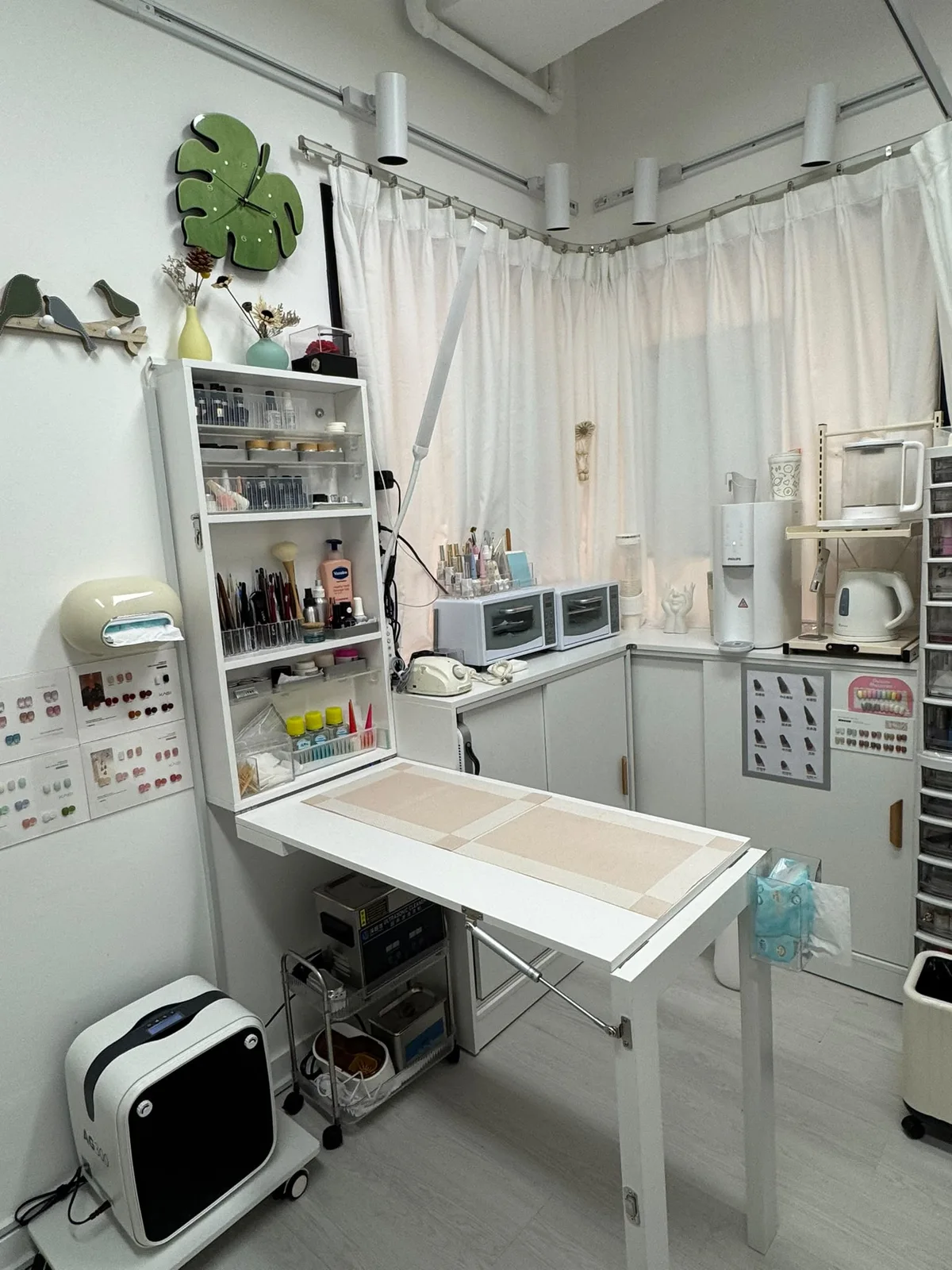 工作室的修手桌及工作空間